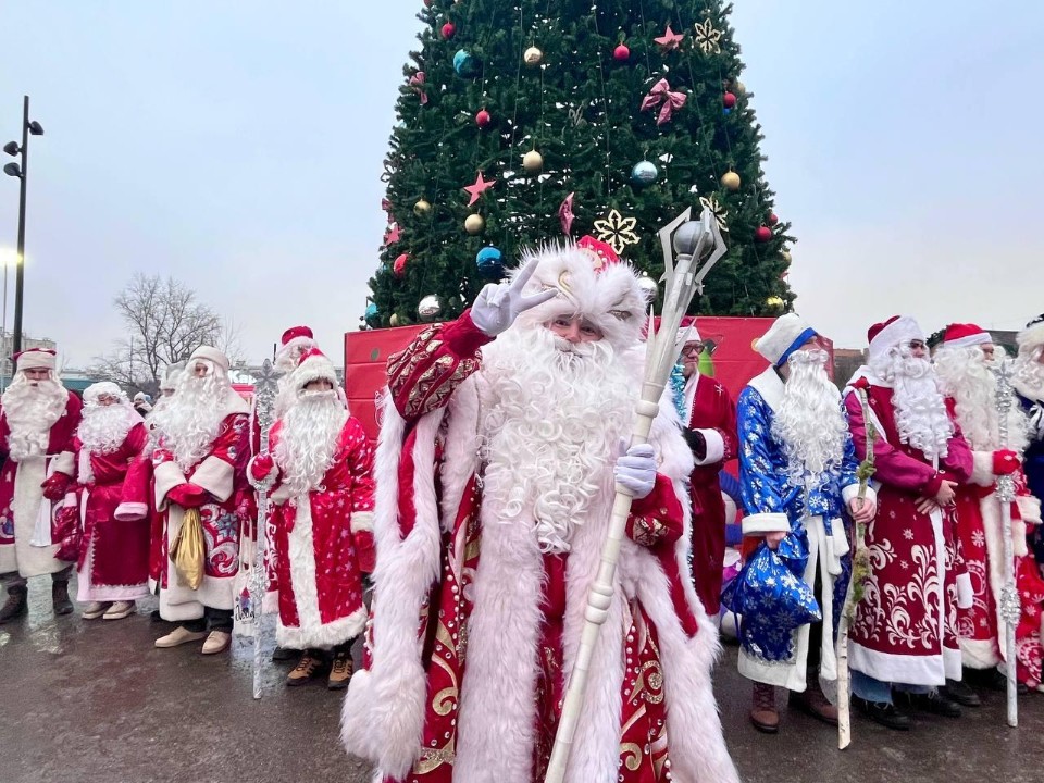 Белый валенок и забег Дедов Морозов: самые необычные активности, которые нашли 11,5 тыс. человек в парках Подмосковья