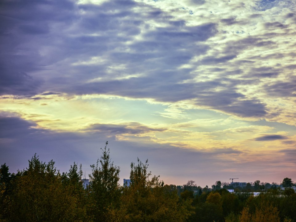 Земле готовят удар: солнечная вспышка вызовет сильнейшую магнитную бурю 9 декабря 2025