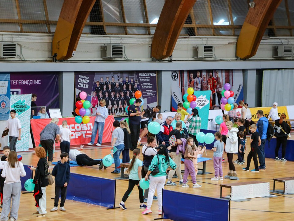 Баскетбол, футбол и рисунки: особенные дети испытали себя в спорте