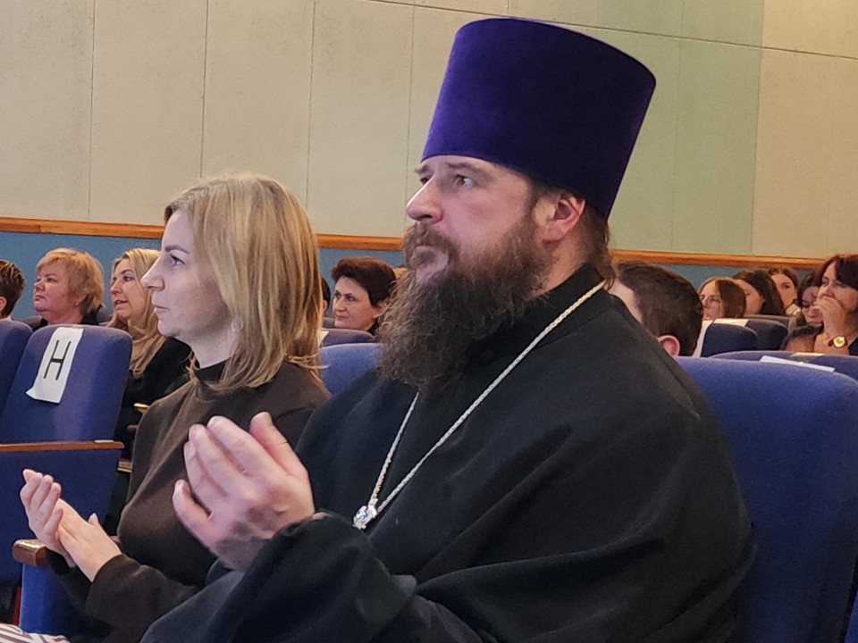 Ценные подарки: с какими наградами делегация Серебряных Прудов вернулась с Рождественских чтений