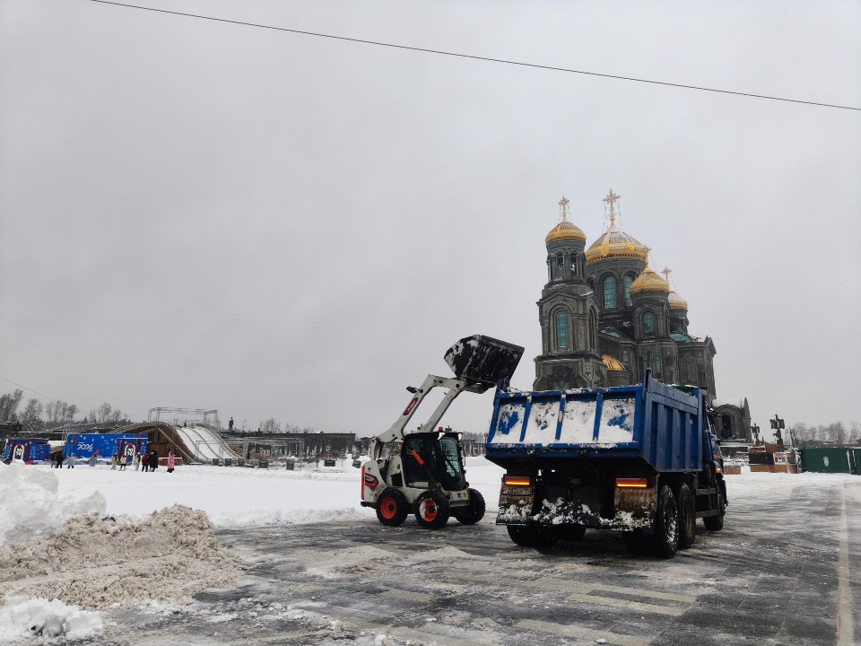 Парк «Патриот» устраняет последствия снегопада, готовясь к наплыву посетителей
