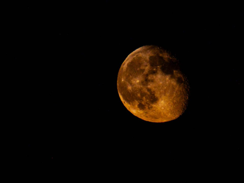 Астрономический декабрь 2025: самое яркое суперлуние года, звездопад Геминиды и где искать планеты-гиганты