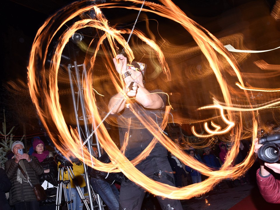 Лед и пламя: бесплатное огненное шоу проведут в Мытищах в честь 35-летия создания МЧС России