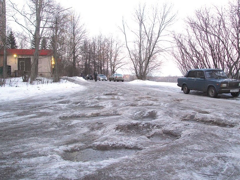 Ледяное испытание: водителей попросили снизить скорость на дорогах 9 декабря