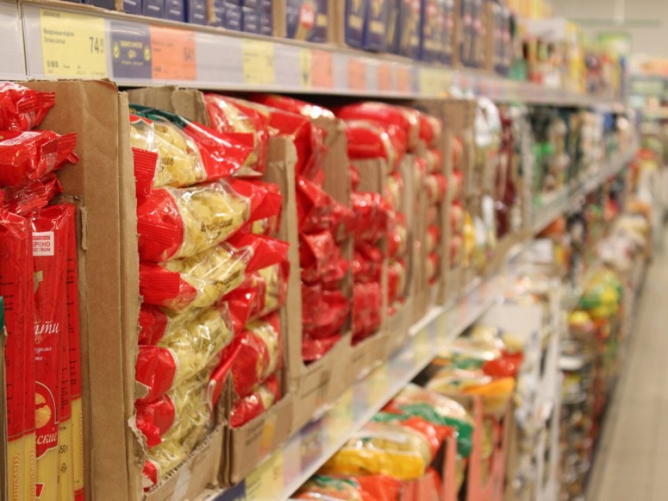 Новогодний стол не разорит: шеф-повар назвал продукты, которые выгоднее купить уже сейчас