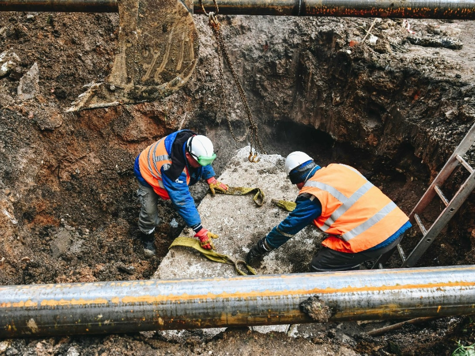 «ТСК Мосэнерго» задействовала пять бригад для обновления теплосетей в Химках