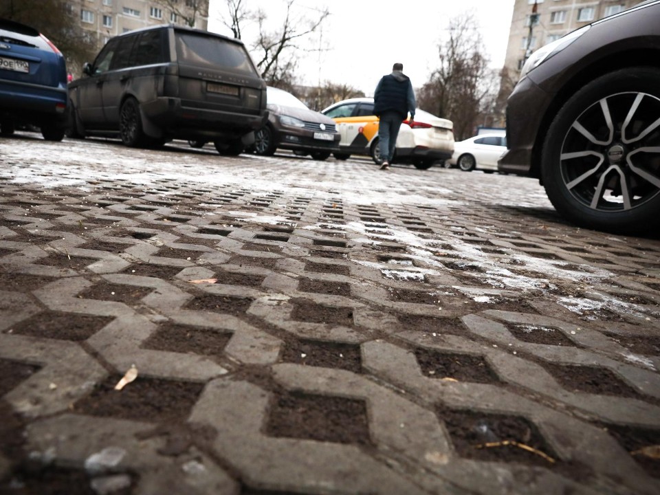 Экопарковка вместо пустыря: что изменилось у дома на Гурьева в Раменском