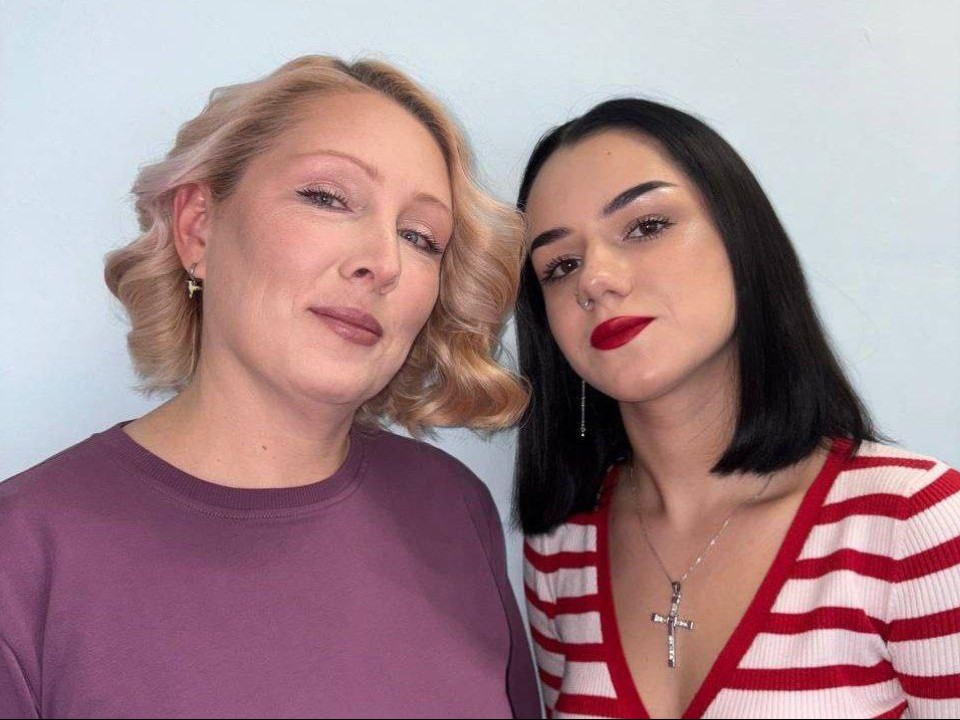 Красота как терапия: студенты Раменского колледжа подарили праздник мамам детей с ОВЗ