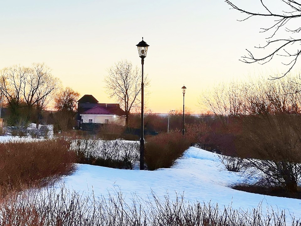 Весна 2026 года в Подмосковье может оказаться непривычно теплой: снег сойдет до Пасхи