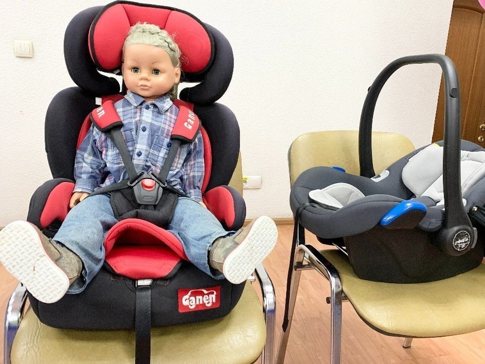 За непристегнутого пассажира на заднем сиденье заплатит водитель