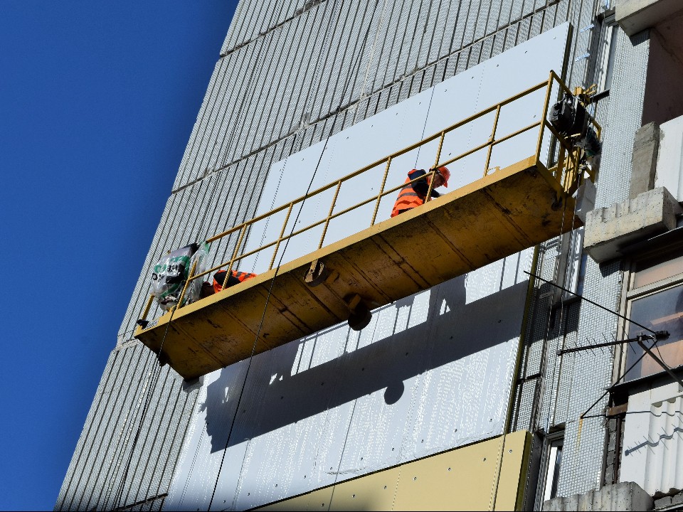 Дом разваливается, а капремонта не видно: пошаговый способ ускорить работы, чтобы не ждать годами