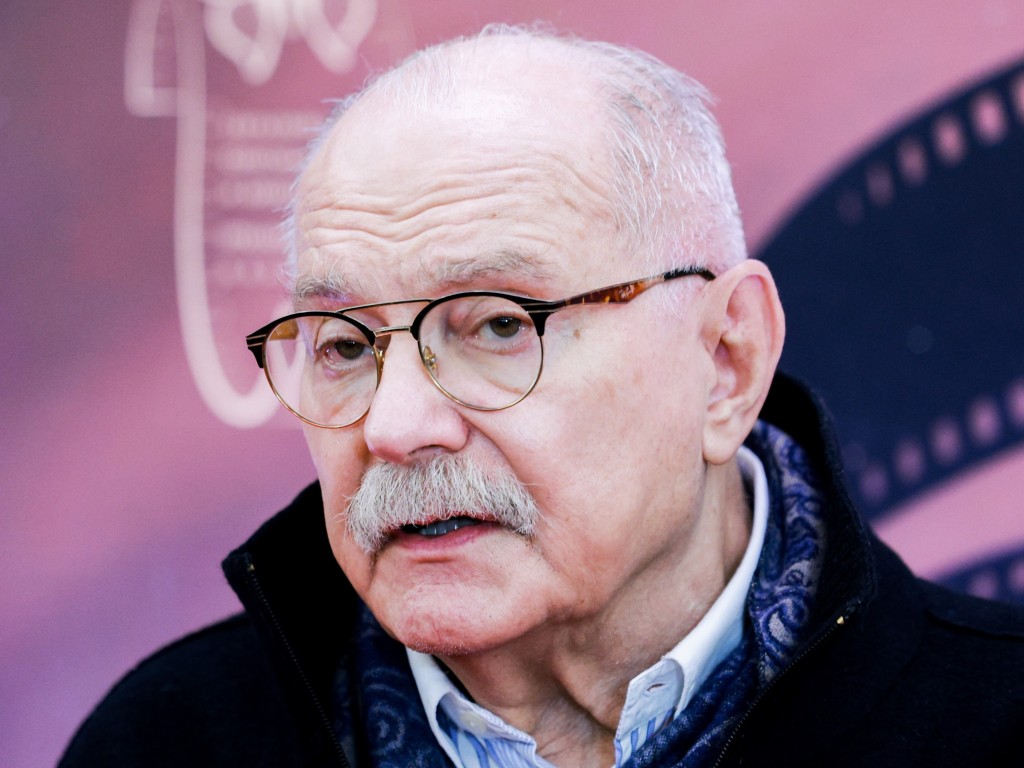 «Кончилось бы еще страшнее»: Михалков о причинах трудоустройства Ефремова