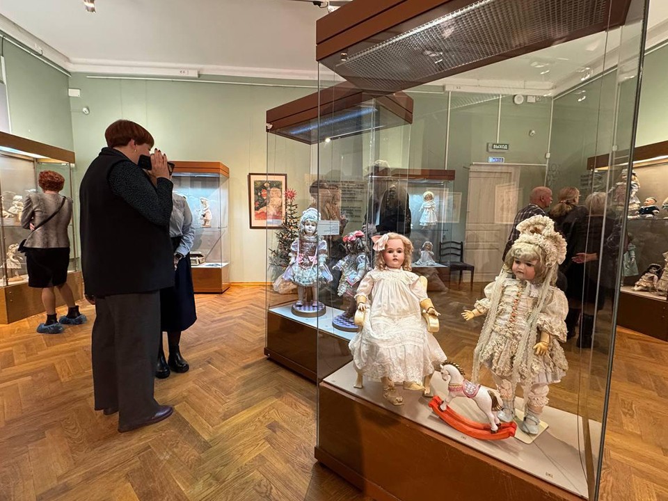 Редчайшие фарфоровые куклы и инструменты для их создания покажут на выставке в Сергиевом Посаде