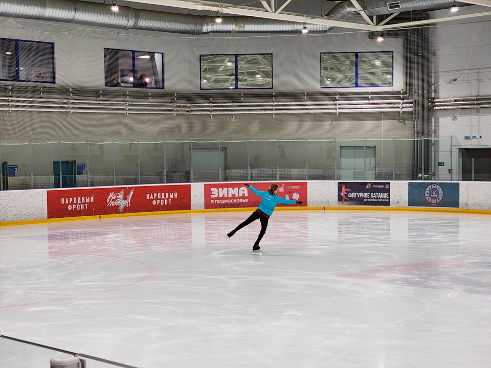 Теплая зима откладывает открытие катков, но подготовка к сезону в Королеве уже вовсю идет