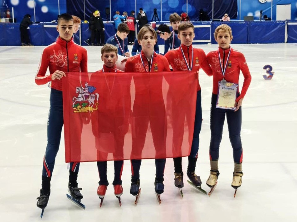 Спортсмены Клина завоевали серебро и две бронзы на межрегиональном турнире по шорт‑треку