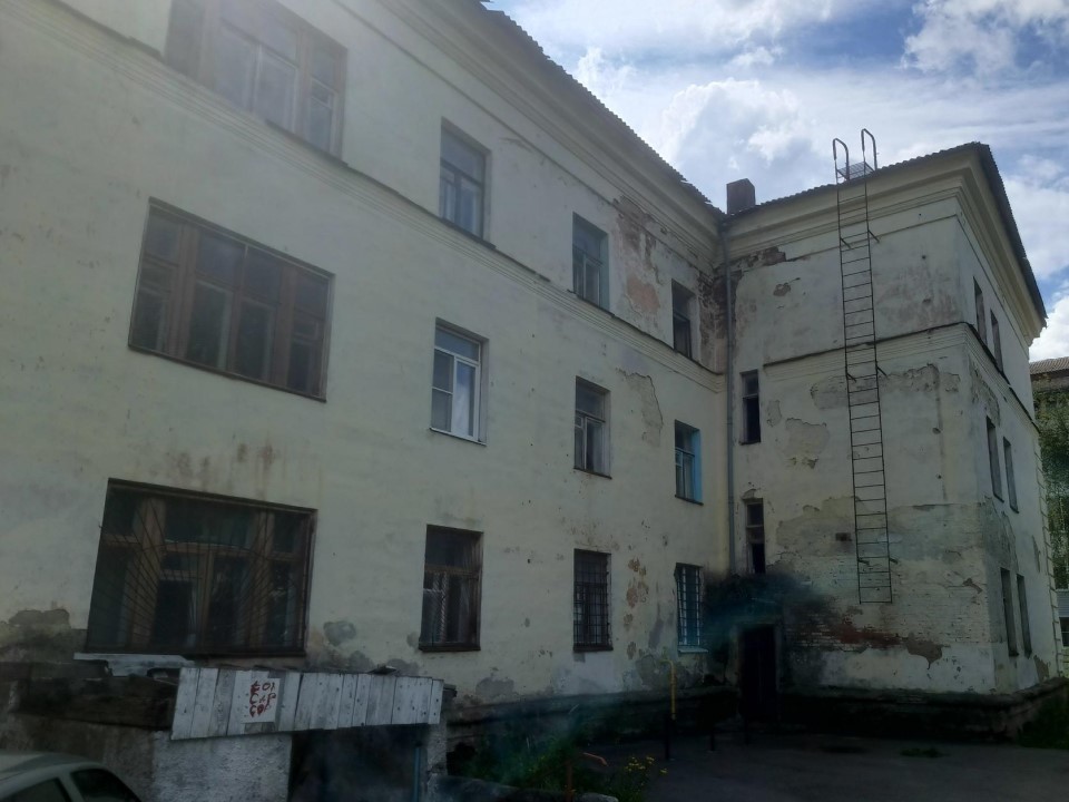 Дом‑призрак ушел под ковш: в Луховицах завершили демонтаж здания 1956 года