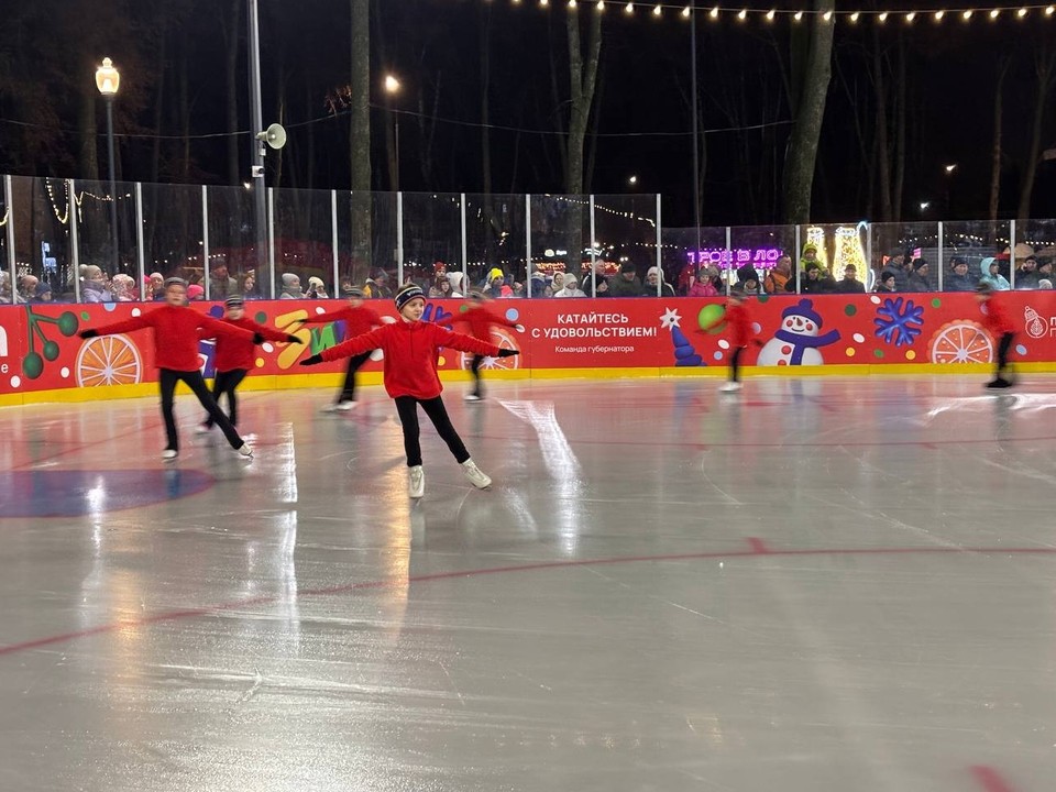 Более 3,5 тыс. гостей побывали на катке в парке Мира за первую неделю