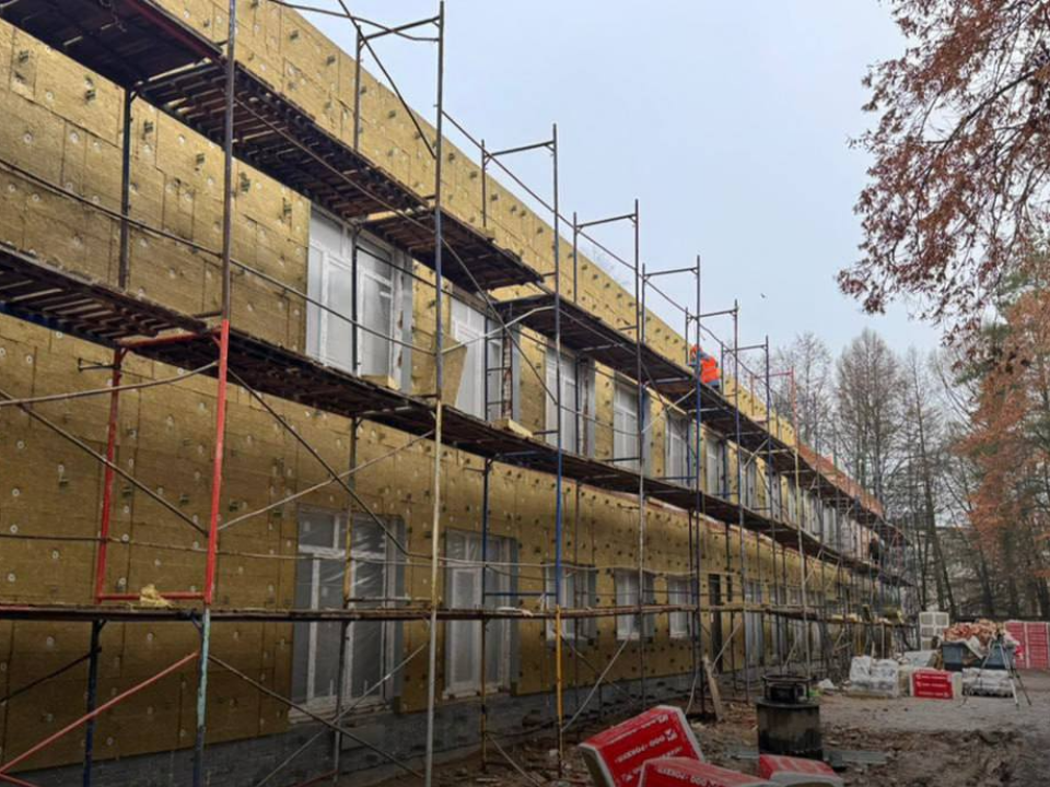 В округе проверили ход капремонта школ и детсадов, которые откроются в 2026 году