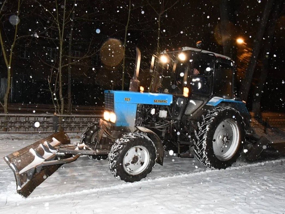 Андроник Пак: коммунальщики приступили к уборке улиц города от снега