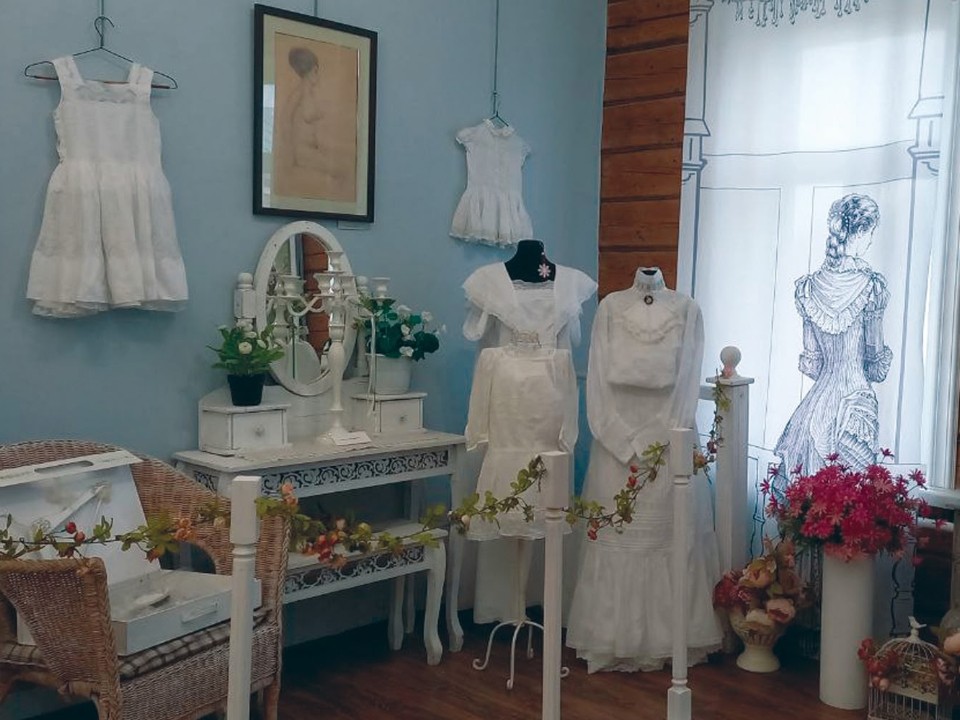 Путешествие в мир детской моды XIX века: уникальная выставка работает в Коломне
