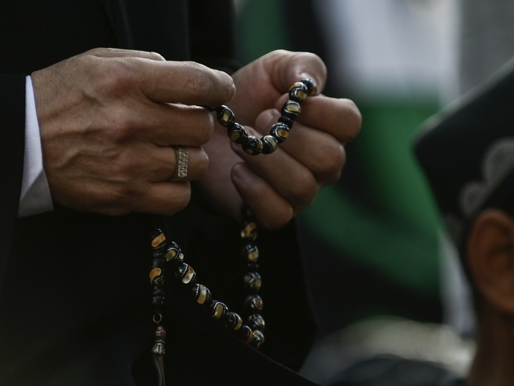 Провокационный религиозный обряд: почему мусульманам запретили намаз в общественных местах