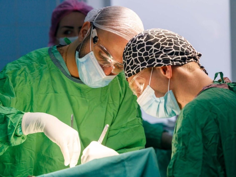 Возвращение к полноценной жизни: хроника 10-часовой операции по спасению пациента в Люберецкой больнице