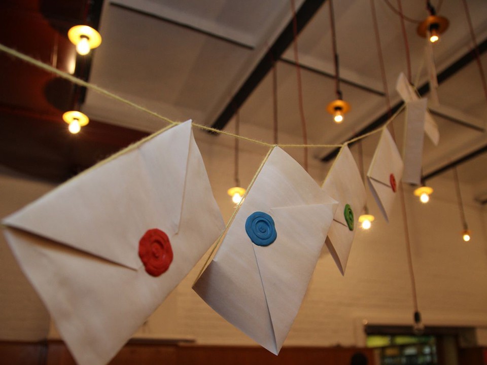 Тайный «Хогвартс»: почему жители Одинцова прячут самый «волшебный» подъезд Подмосковья