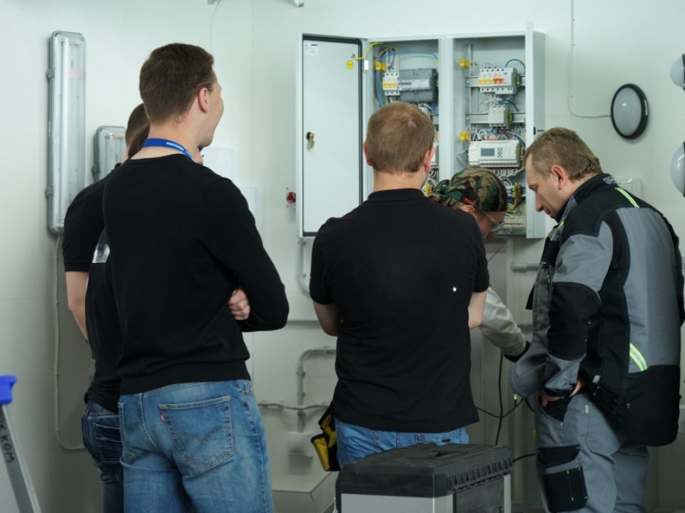 На Институтском проспекте в наукограде 12 декабря временно отключат электричество