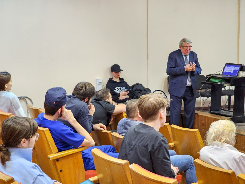 В Подольске главный внештатный оториноларинголог Подмосковья поделился авторской методикой лечения ринита