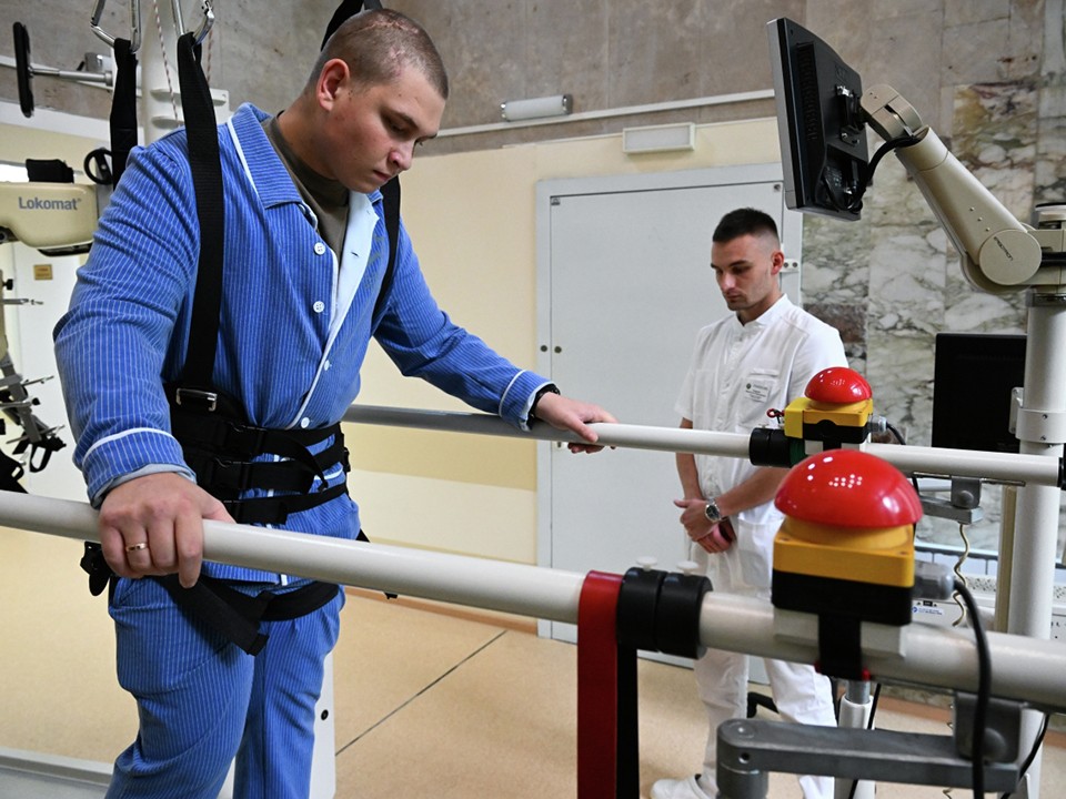 «Особая роль в особое время»: губернатор высоко оценил работу военного госпиталя имени Вишневского