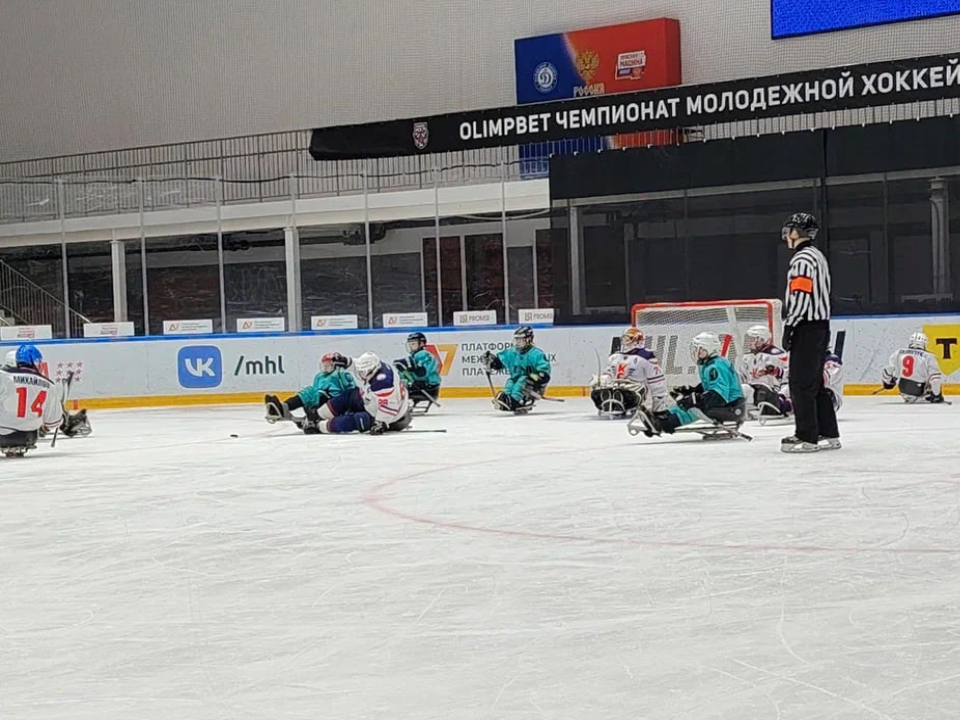 Параспортсмены сразились за Кубок Главы Красногорска по адаптивному хоккею