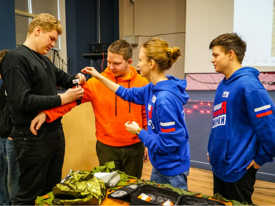 В Химках будущие инженеры освоили тактическую медицину и управление дронами