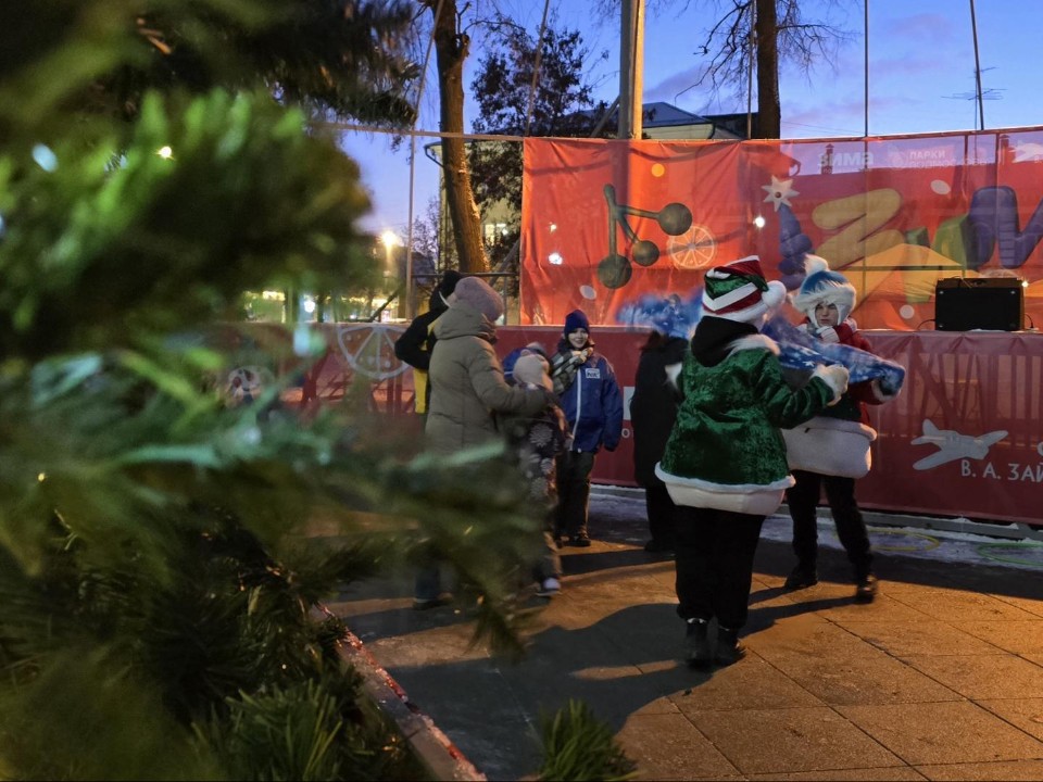 Душистым чаем и баранками угощали участников праздника «Парки. Сказки. Торжество»