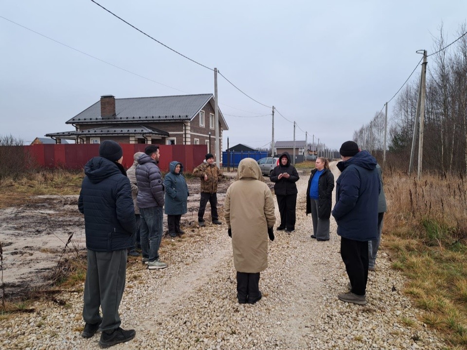 В Дуброве с многодетными семьями рассмотрели вопрос установки освещения