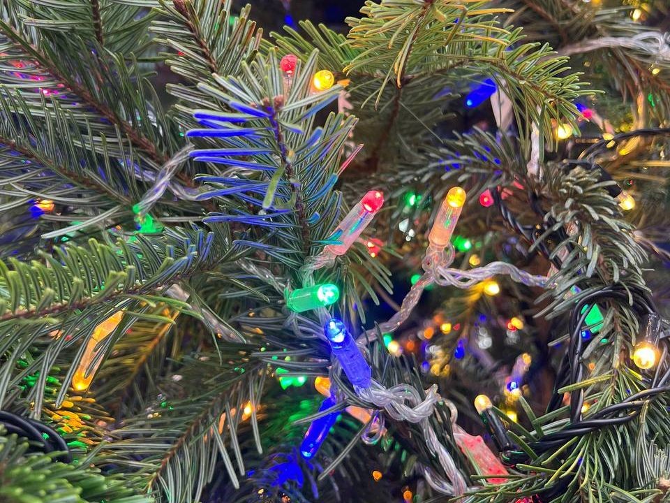 Офтальмолог Широков: новогодние гирлянды могут вызывать головную боль