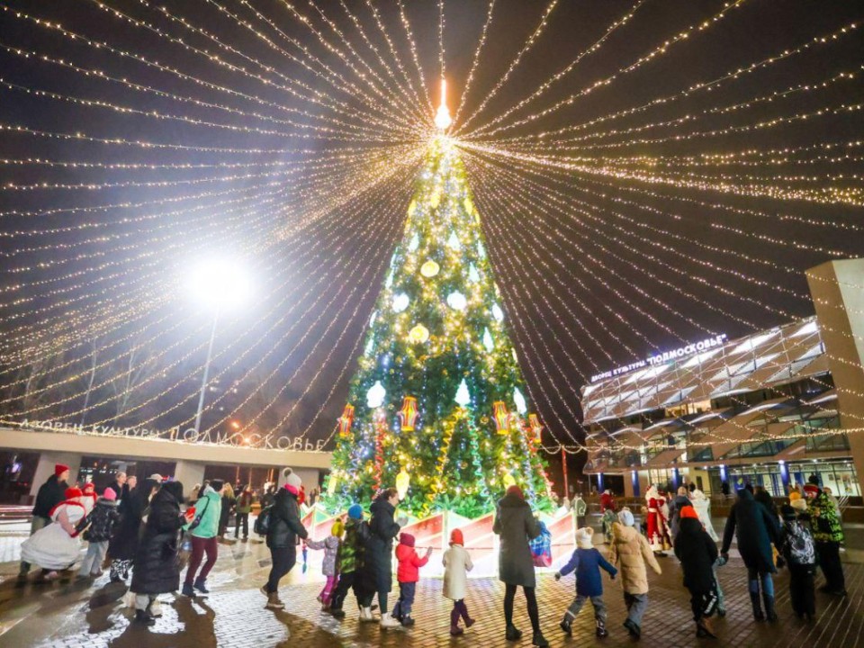 Город засияет к вечеру: где в Красногорске включат новогодние огни 1 декабря
