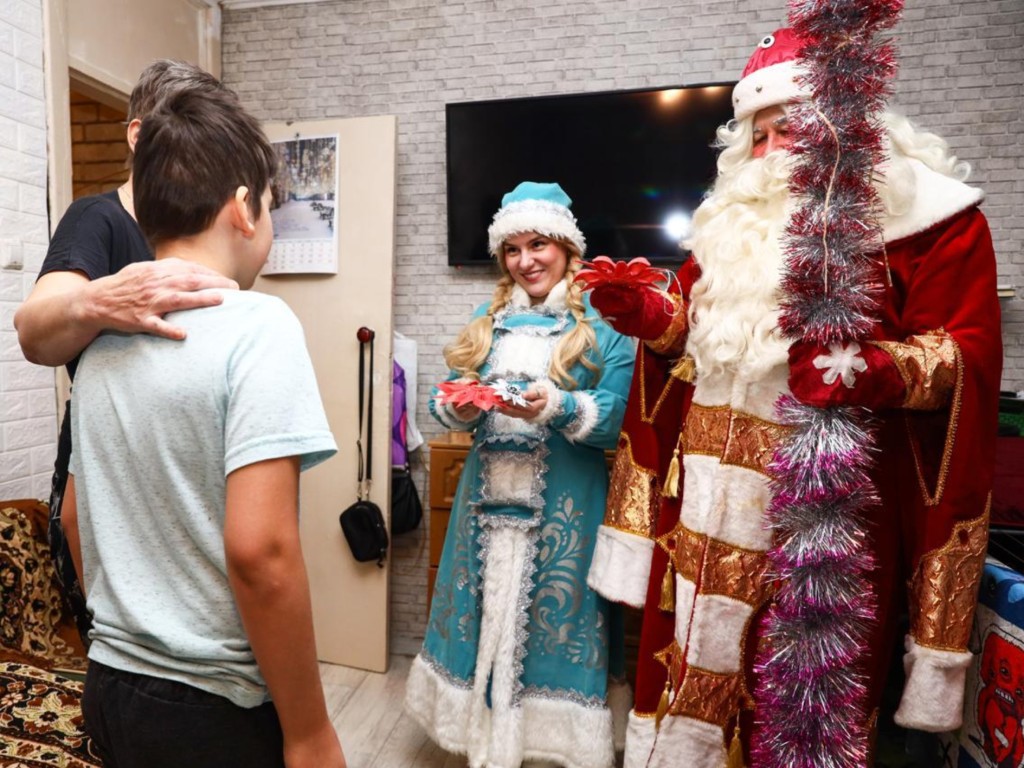 «Чтобы каждый ребенок поверил в чудо»: пять желаний исполнились благодаря акции «Елка желаний»