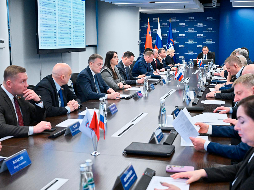 Выплаты на школьную форму для всех: «Единая Россия» расширяет соцподдержку многодетных семей