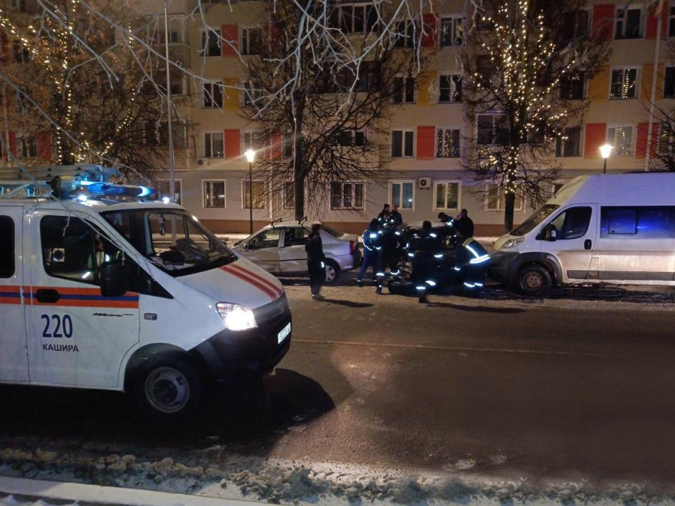 Тройное ДТП на дороге в Кашире: как пожарные и медики ликвидировали последствия за короткое время