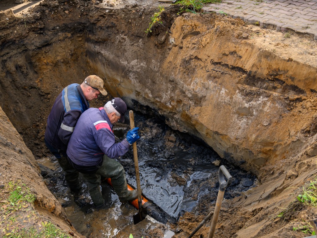 В поселке Сетовка решили проблему с канализацей