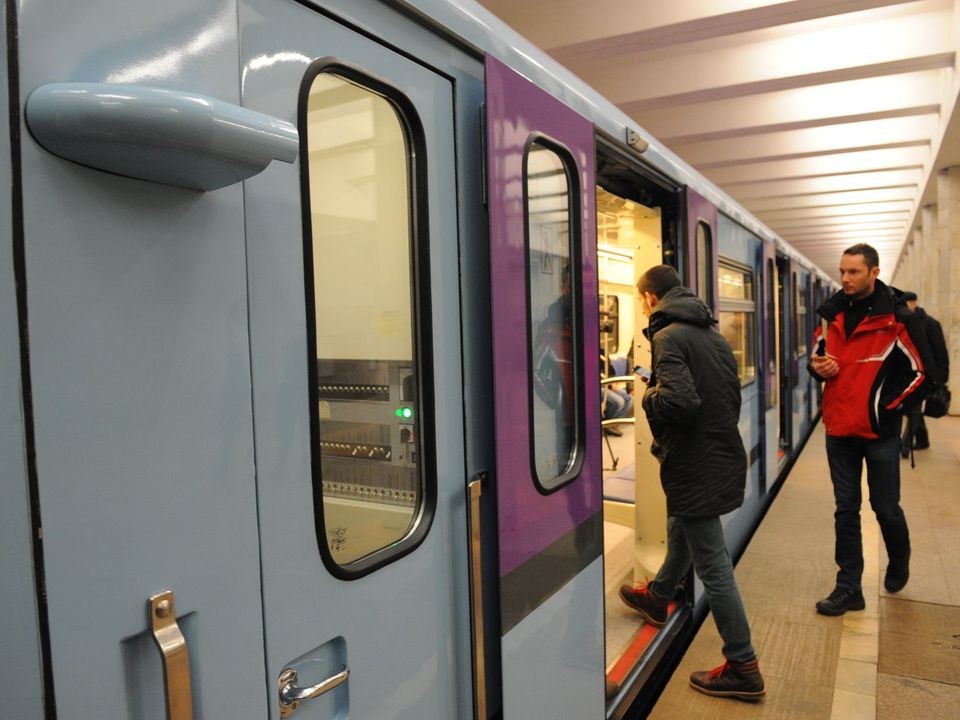 Новый год можно встретить в пути! Поздравление президента покажут в метро