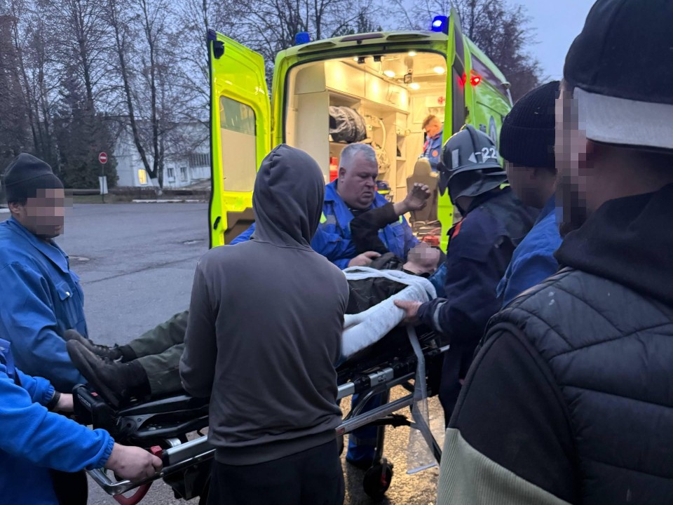 Кисть, зажатая в станке: пожарные Каширы освободили рабочего с гофрофабрики