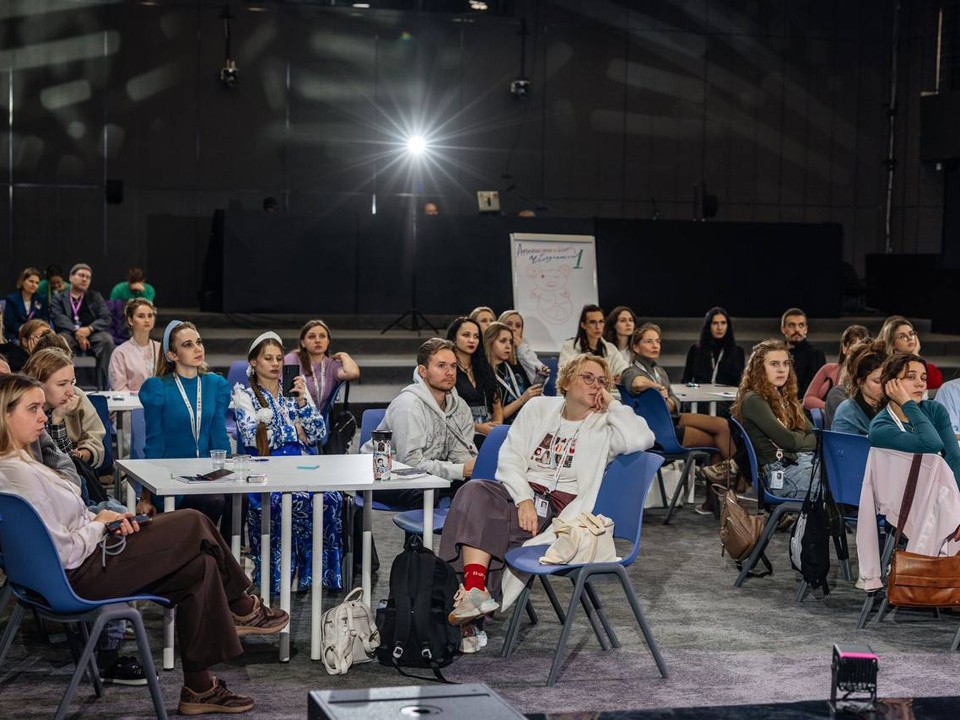 Щелковская актриса Елена Сурина присоединилась к театральной лаборатории в Крыму