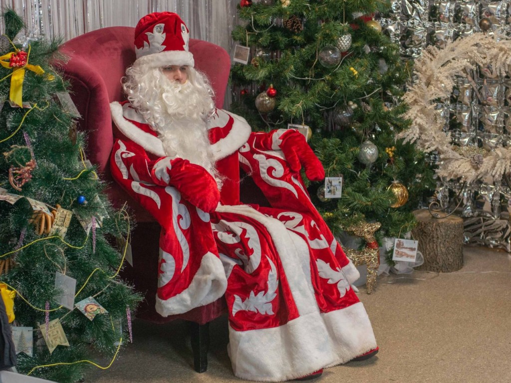 Дед Мороз и Снегурочка ждут детей в можайском парке «Ривьера» 12 декабря