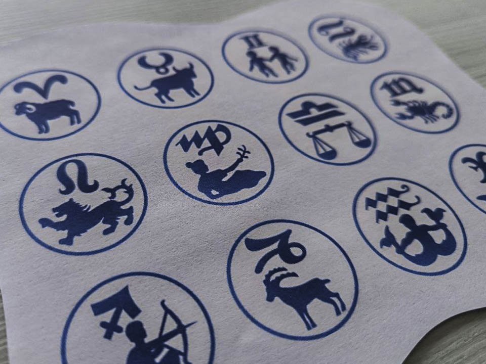 Гороскоп на 19 декабря 2025 года: на что обратить внимание Овнам, Тельцам и Ракам