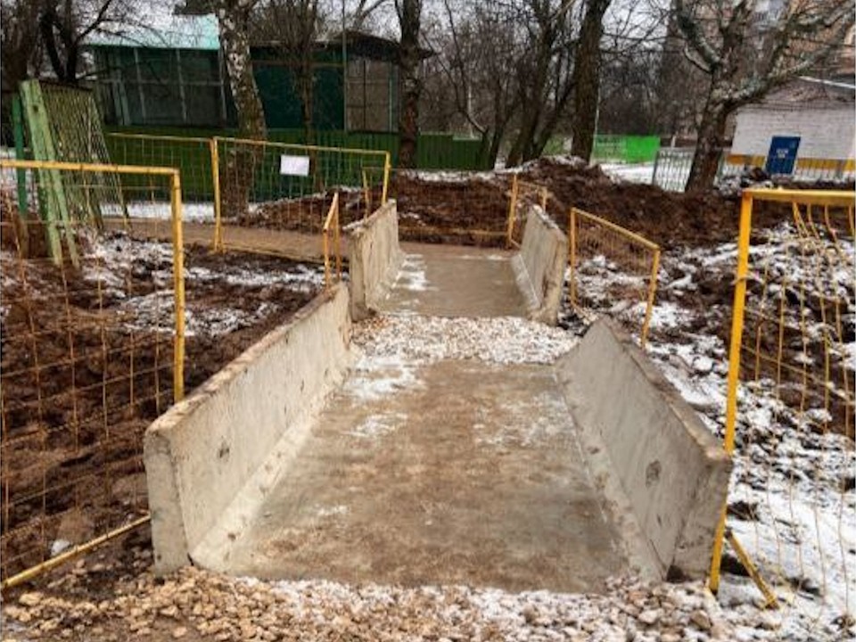 Пешеходную дорожку на Весенней в Чехове восстановили после ремонта коммуникаций