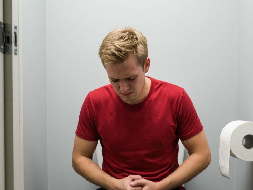 Когда при запоре идти к врачу: объяснение и четкие правила от гастроэнтеролога