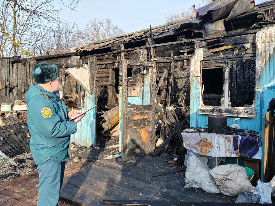 Из искры вспыхнет пламя: как неисправная проводка лишила зарайцев дома