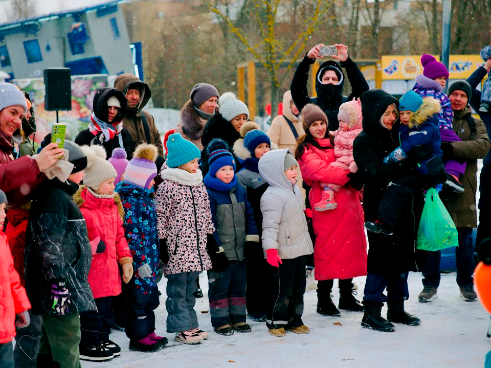 От кукольного театра до новогодних игрушек: как прошел праздник в Мытищах