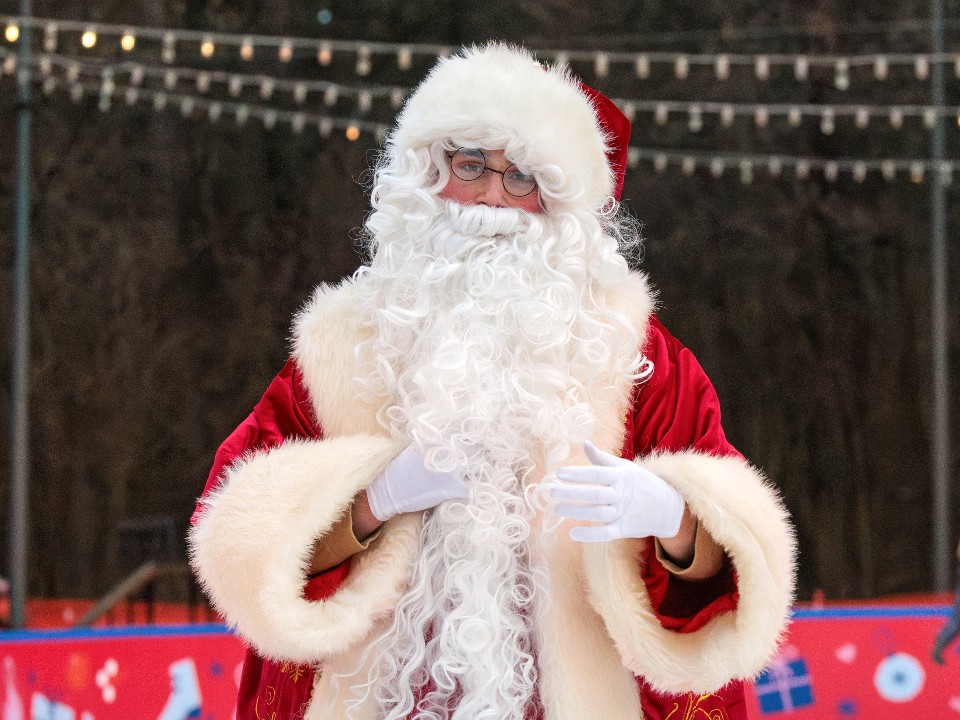 Зимние чудеса: сколько стоит выезд на дом Снегурочки и Деда Мороза